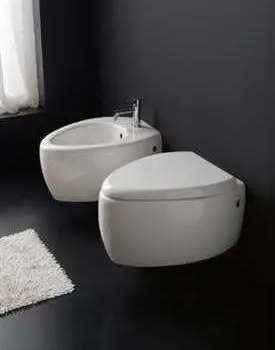 WC Moai Scarabeo suspendu