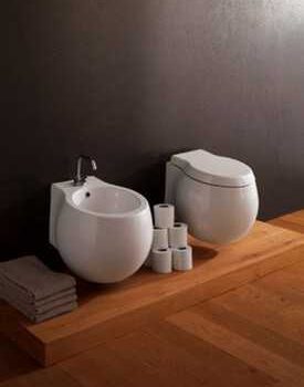 WC Planet Scarabeo suspendu