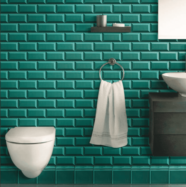 Carrelage metro couleur turquoise salle de bain toilettes