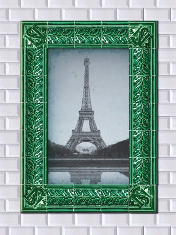 Carrelage metro blanc avec frise verte
