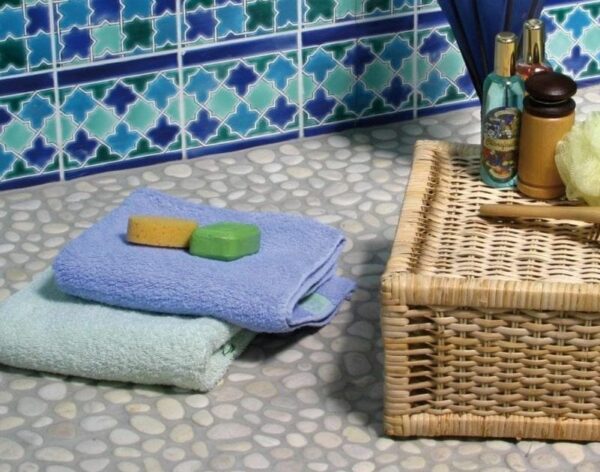 Carrelage galets déco de Bali pour salle de bain ou jardin