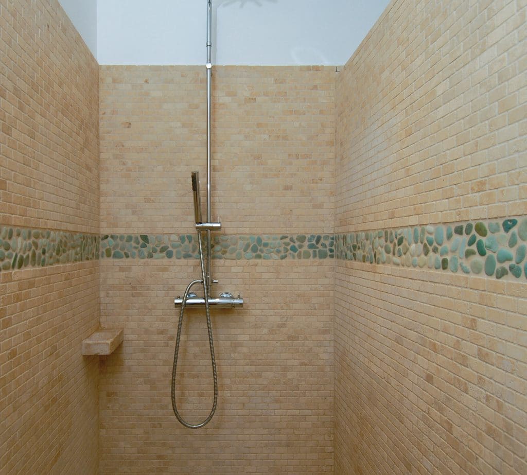Galet de Bali - frise de douche