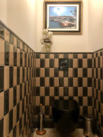 Carrelage métro couleur dans les toilettes - Diffusion Céramique