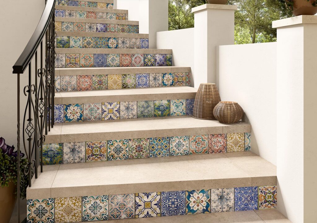 Déco frise d'escaliers en carrelage mexicain patchwork ITT Veracuz