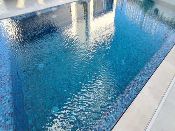 Mosaïque effet piscine Pierre de Bali - Reviglass PARADISE STONES coloris TURQUESE LAGOON