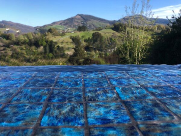 Mosaïque effet piscine Pierre de Bali - Reviglass PARADISE STONES coloris ZAFIRO