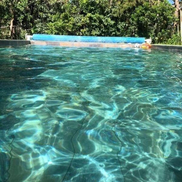 Carrelage piscine Pierre de Bali pour sol piscine et terrasse