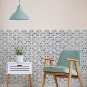 Carreau de ciment hexagonal bleu et motif Nanda Capri - sol BETTINA BLUE et mur BOSA