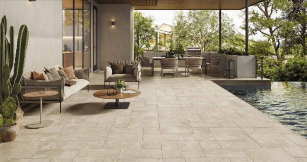 Carrelage extérieur antidérapant pierre Monocibec Pietra Castello - coloris travertin BURGOS