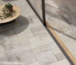 Carrelage extérieur antidérapant pierre Monocibec Pietra Castello - coloris travertin TORRECHIARA