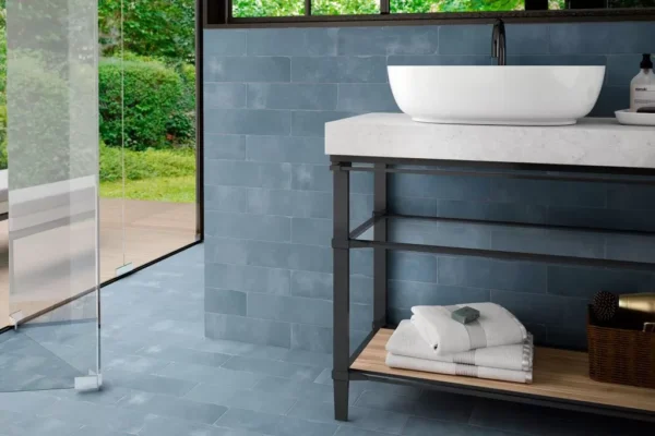 Carrelage salle de bain bleu sol & mur Cevica NATURAL - BLUE