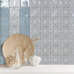 Carrelage fleurs Nanda MELODY - motif VIOLETA & uni LYRIC BLUE