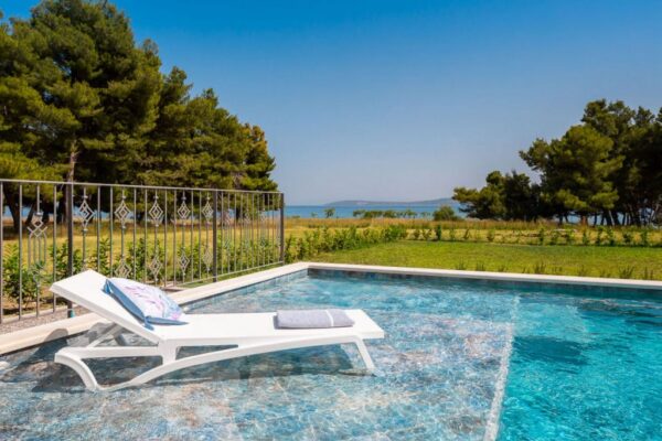 Piscine Pierre de Bali Gres Aragon OCEAN - PEARL et CORAL BAY