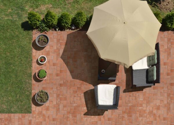 Carrelage rectangulaire Terre Cuite Diffusion Céramique - terrasse en extérieur