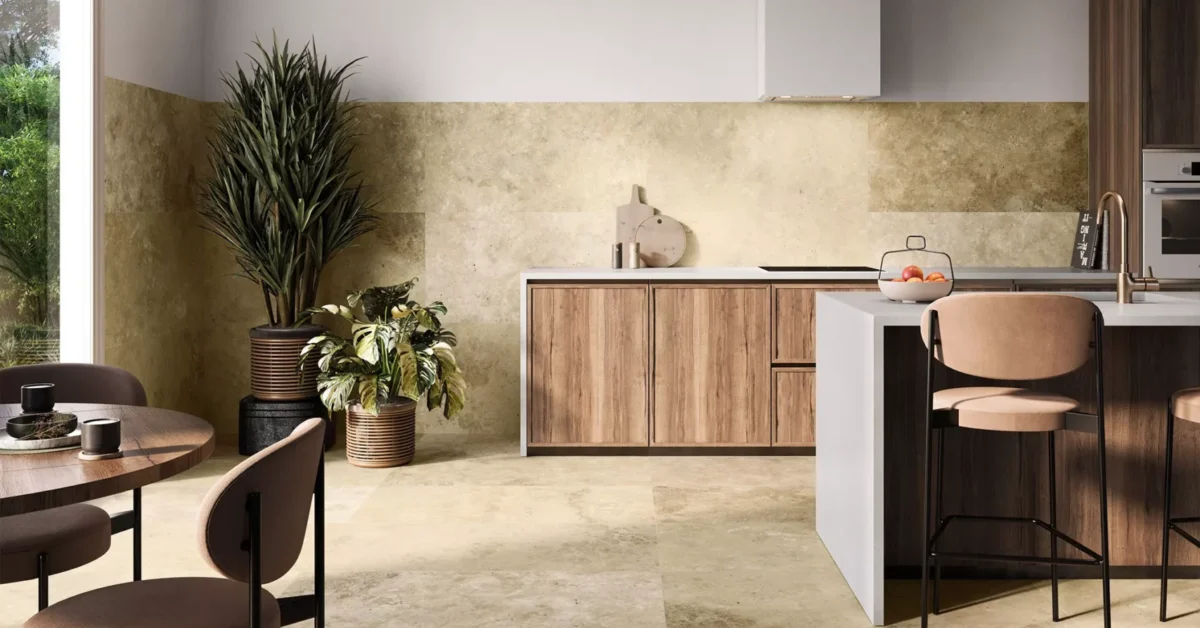 Carrelage travertin dalle sur sol et mur cuisine - New Tiles IZMIR