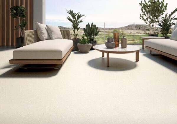 Carrelage effet pierre Itt Pietra Coral sur terrasse