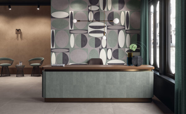 Carrelage effet béton ciré Unicom Starker LIVING - déco mur SALVIA, sol PIOMBO