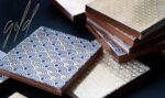 Carrelage japonais bleu et doré artisanal - Dorémail WAGAMI
