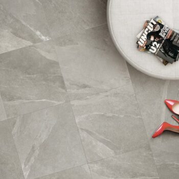 Sol avec carrelage pierre gris DecorUnion PIETRA LAVAGNA - GRIGIO